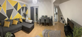 Urban Living - 2 beds apartment, driveway parking, centrally located!!